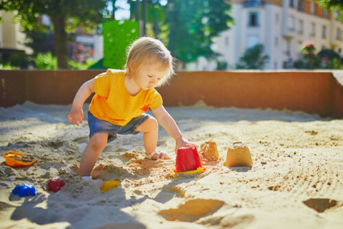 sand pit for kids