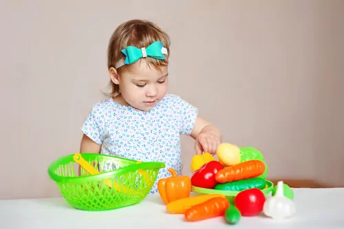 18 Activities & Games To Play With Toddlers Indoors — Wee Talkers